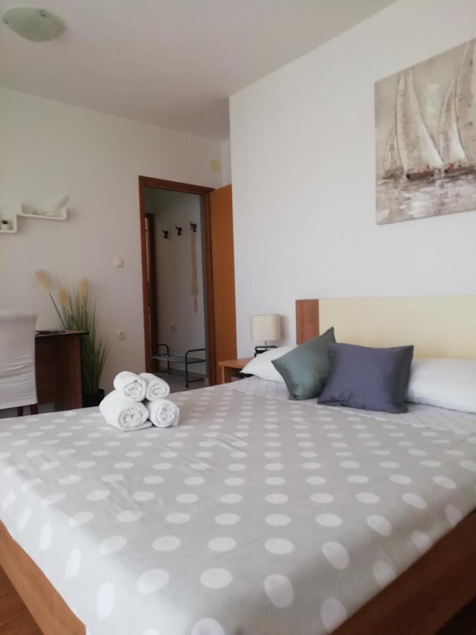Apartments 4 Me Trogir Exterior foto